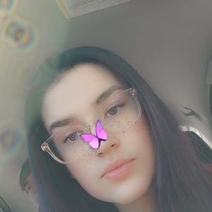 Meet your Posher, Hallie